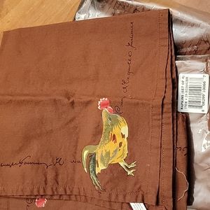 8 place dinning placemets and napkins